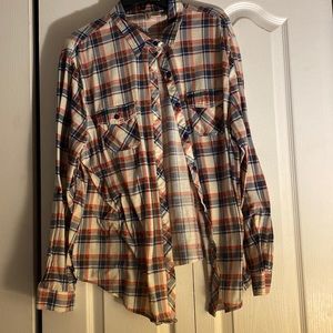 Women’s long sleeve plaid button down shirt